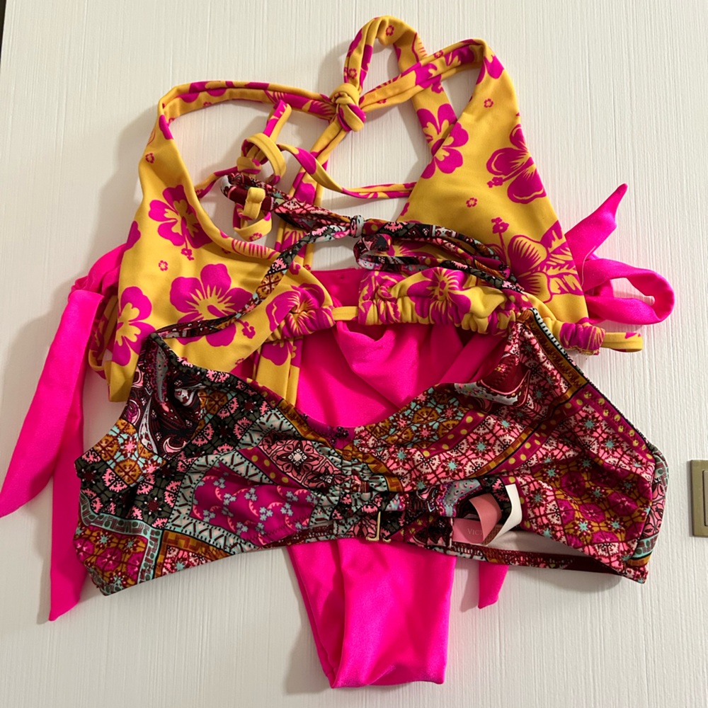 💗🌊🌼Summer Time 3-piece Bikini Set in Hot pink floral mismatch pieces 💗🌊🌼